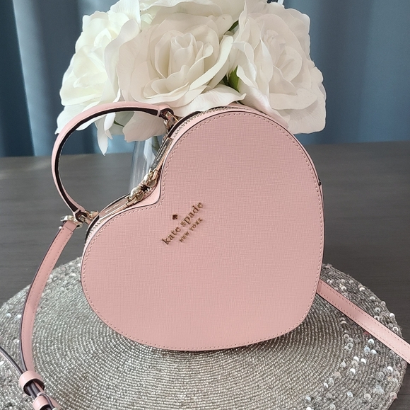 Like New - Kate Spade Heart Crossbody Bag 💕 - Picture 8 of 15
